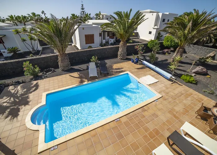 Villa Sensational 3 Bedrooms Myoga Spacious