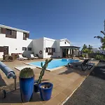 Willa Sensational 3 Bedrooms Myoga Spacious Playa Blanca (Lanzarote)