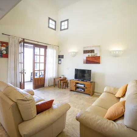 Sensational 3 Bedrooms Myoga Spacious Sun Terrace Outdoor Pool And Bbq Montana Roja