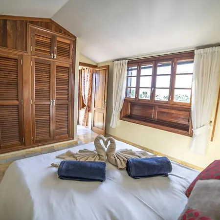 Sensational 3 Bedrooms Myoga Spacious Sun Terrace Outdoor Pool And Bbq Montana Roja *