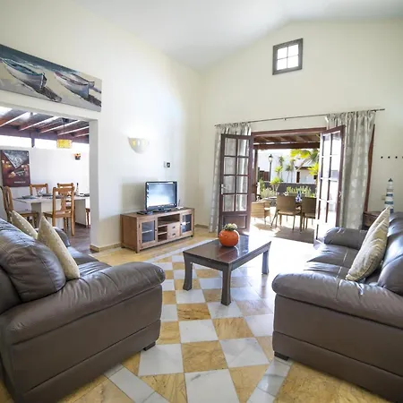 Sensational 3 Bedrooms Myoga Spacious * Πλάγια Μπλάνκα