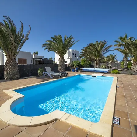 Sensational 3 Bedrooms Myoga Spacious Sun Terrace Outdoor Pool And Bbq Montana Roja Villa