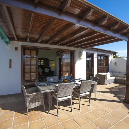 Sensational 3 Bedrooms Myoga Spacious Villa Playa Blanca (Lanzarote)